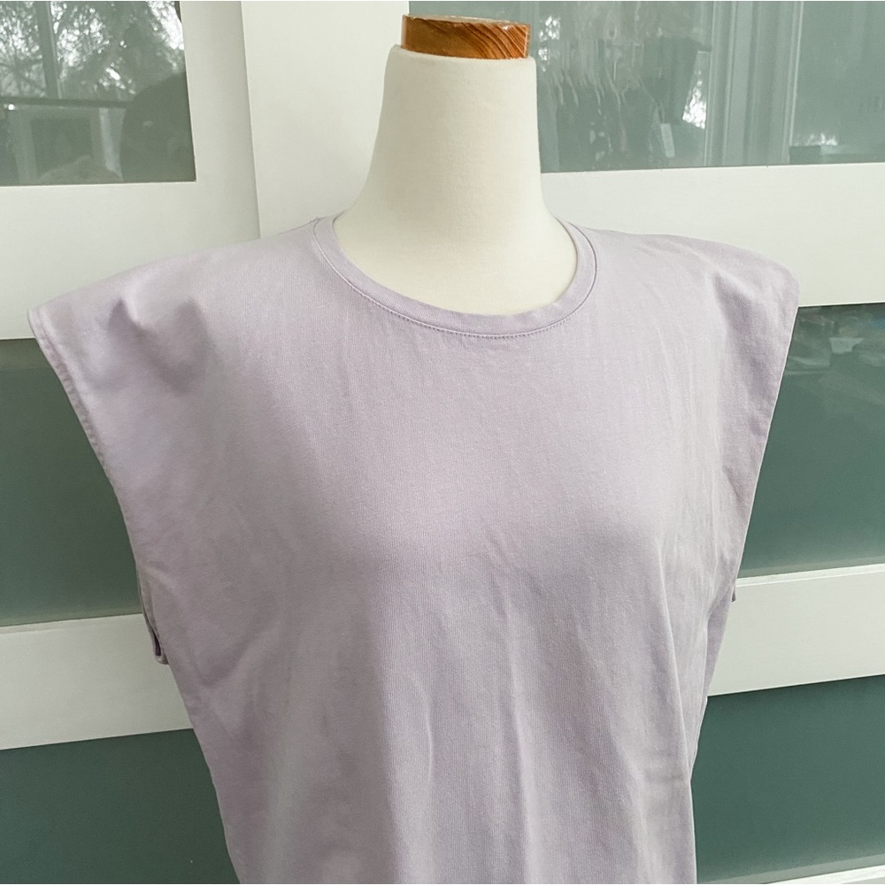 Aritzia Babaton classic T shirt in LILAC